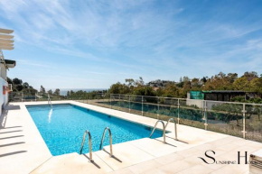 Torcal stylish studio with sea view terrace